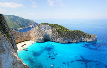 3 Griekse eilanden voor een verrassende roadtrip
