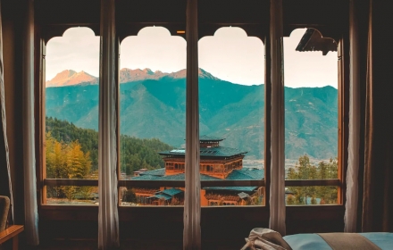 Bhutan is terug open voor toeristen & zoveel kost een bezoek